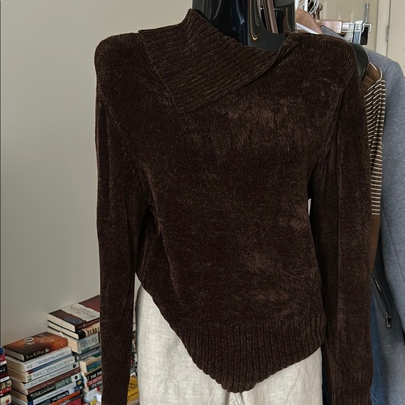 Elegant Brown Sweater - Picture 1 of 7